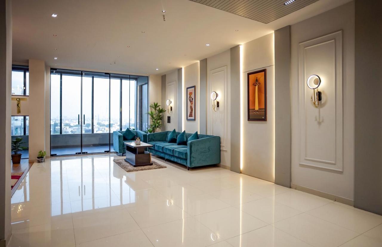 Hotel The Parker Inn By Kbnt Group Surat Dış mekan fotoğraf