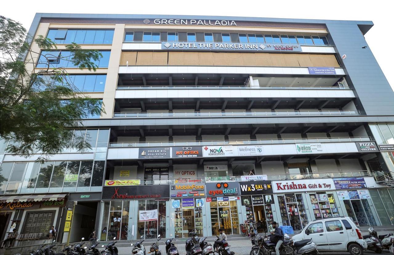 Hotel The Parker Inn By Kbnt Group Surat Dış mekan fotoğraf