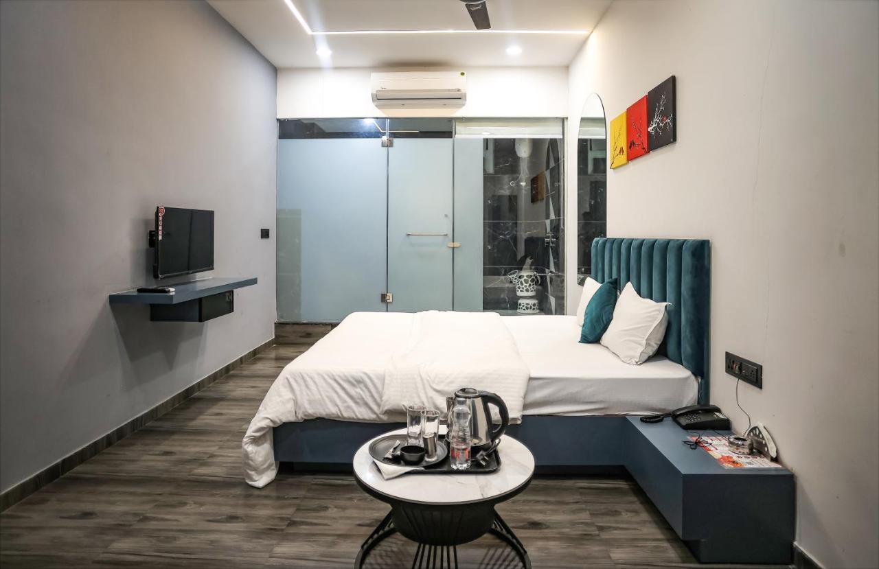 Hotel The Parker Inn By Kbnt Group Surat Dış mekan fotoğraf