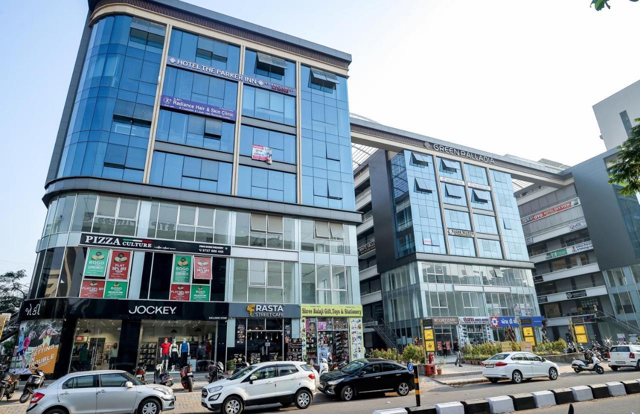 Hotel The Parker Inn By Kbnt Group Surat Dış mekan fotoğraf