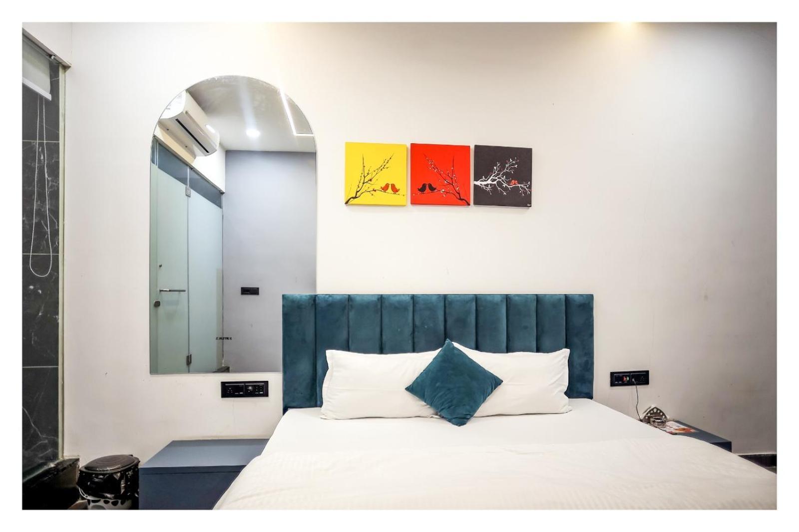 Hotel The Parker Inn By Kbnt Group Surat Dış mekan fotoğraf