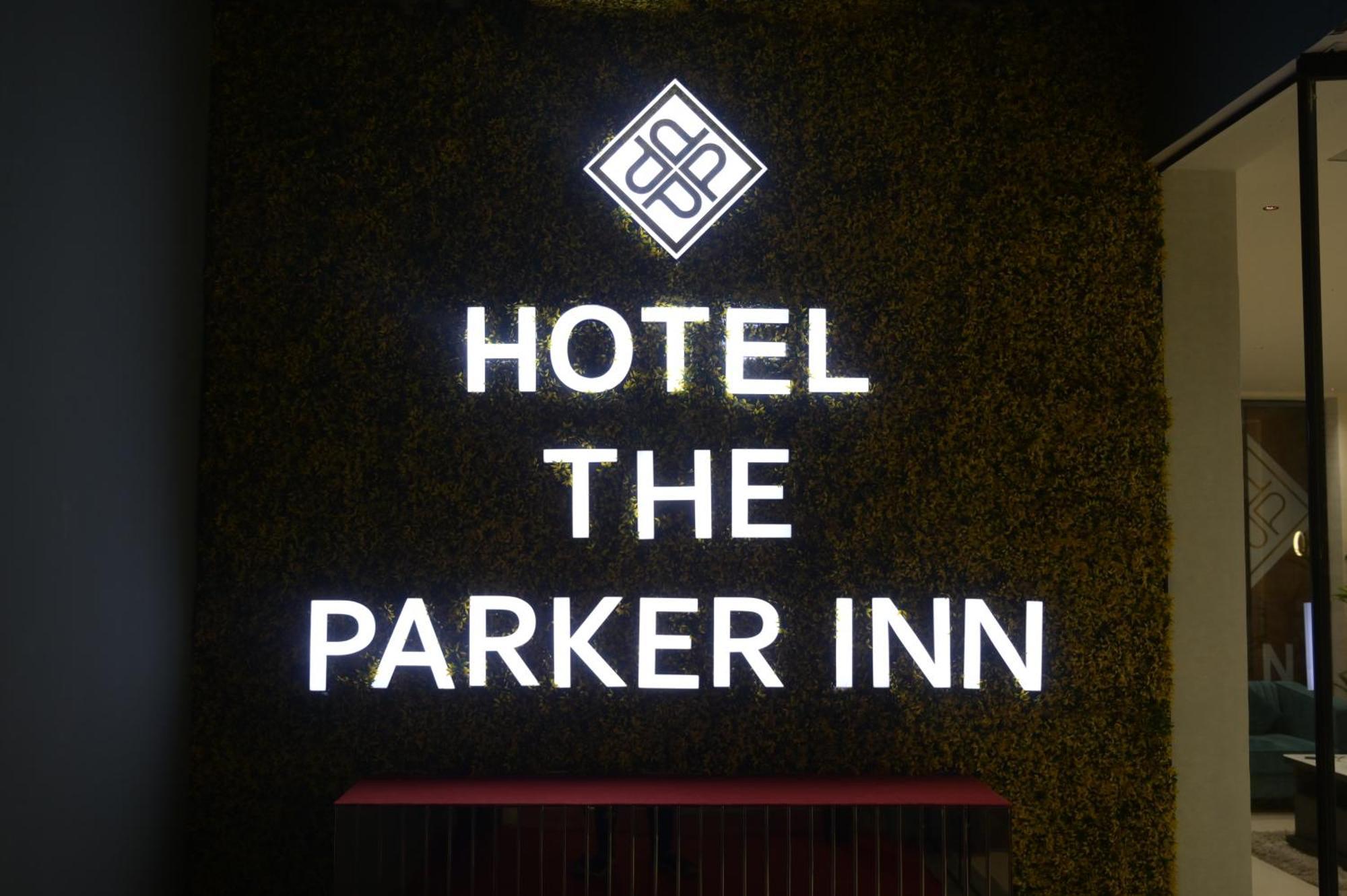 Hotel The Parker Inn By Kbnt Group Surat Dış mekan fotoğraf