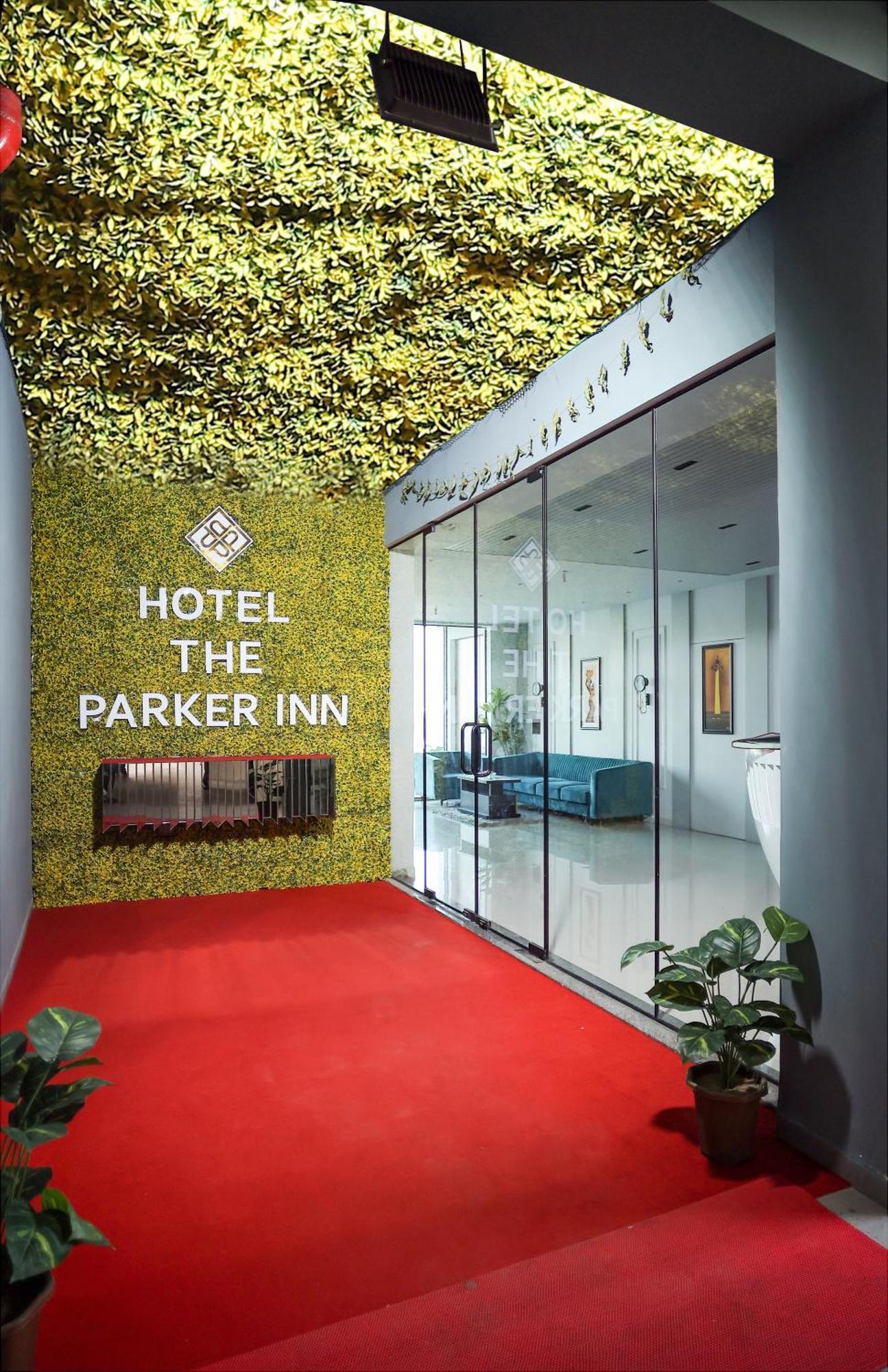 Hotel The Parker Inn By Kbnt Group Surat Dış mekan fotoğraf